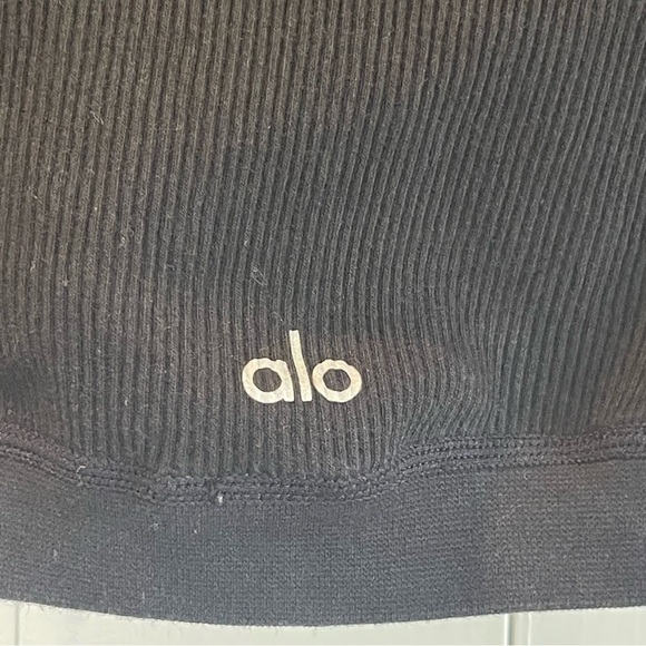 Alo Ribbed Sea Coast Cropped Short Sleeve Tee Size Small Color Black - Picture 5 of 8